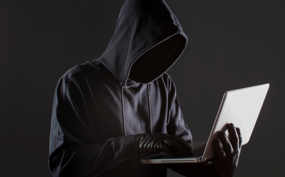 Prawdziwe oblicze cyberprzestępczości: Fałszywi policjanci i nie tylko