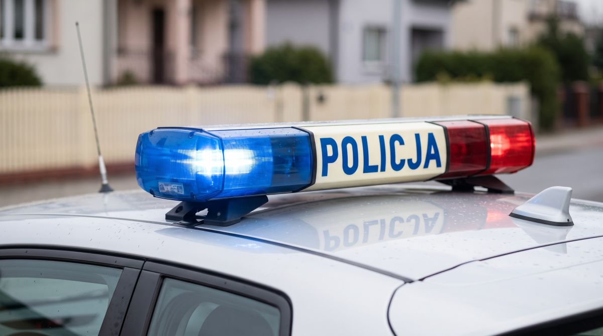 Policjanci edukują seniorów o bezpieczeństwie podczas Dnia Seniora